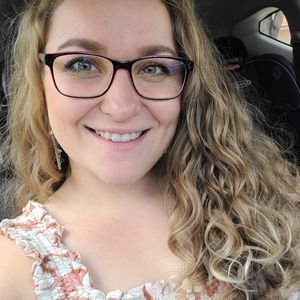 Meet your Posher, Julie